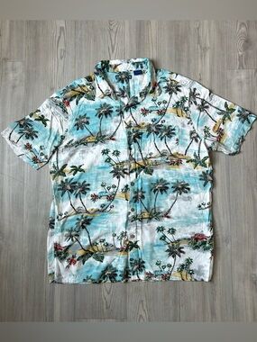 Men's Casual Short-Sleeve Hawaiian Button-Down Shirt in Aqua Palm